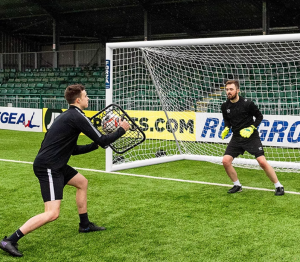 Net Rebound Khusus Kiper dalam Sepak Bola