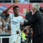 jersey-vinicius-jr-ditarik-saat-adu-lari-dengan-pemain-barca