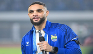 Layvin Kurzawa Resmi Gabung Persib Bandung
