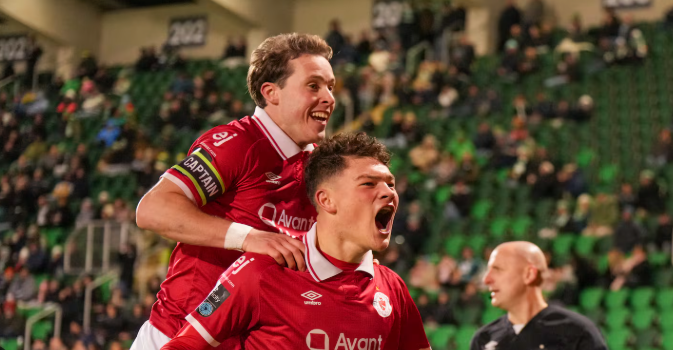 Owen Elding ke Hibernian dari Sligo Rovers